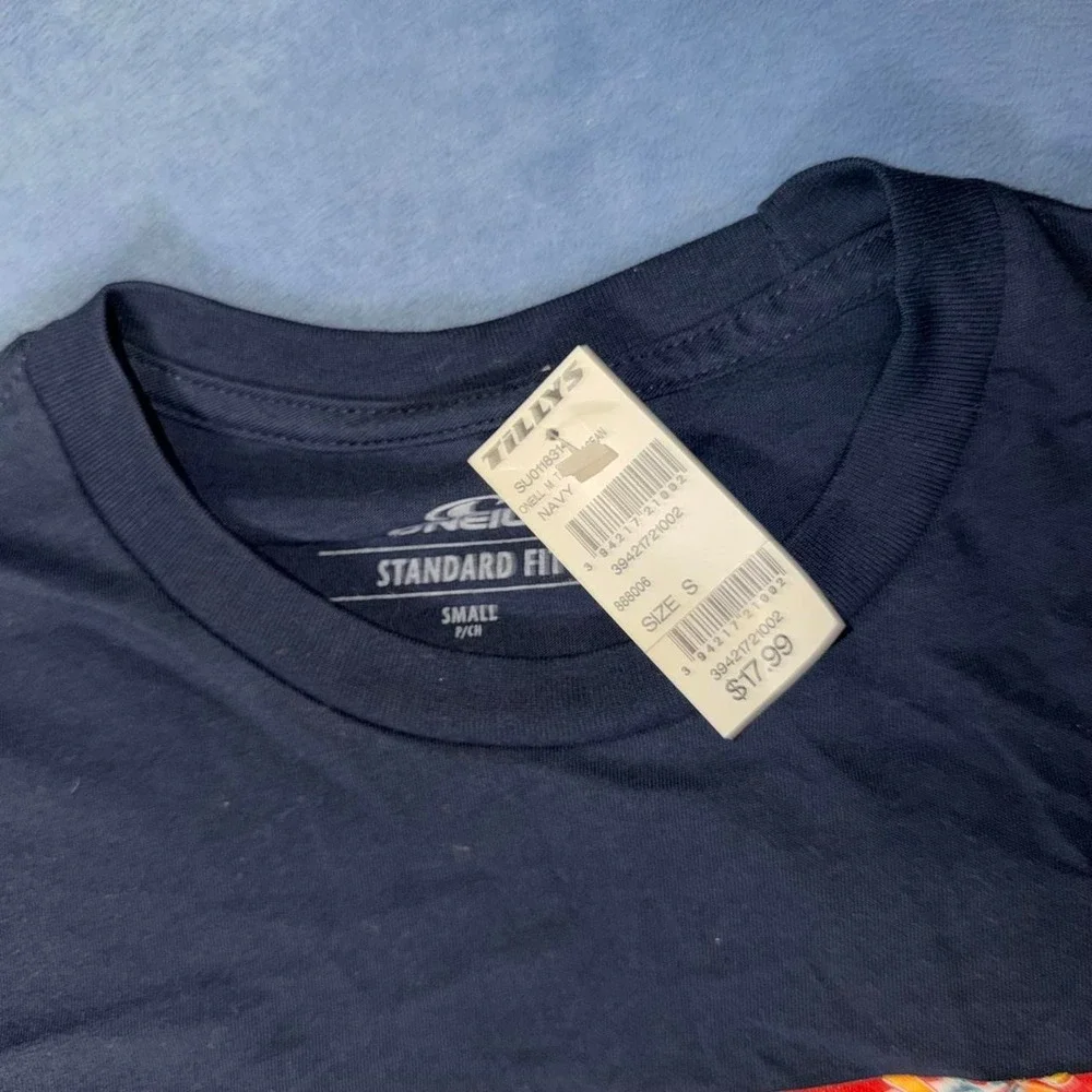 Navy O'Neill T-shirt with red and white graphic